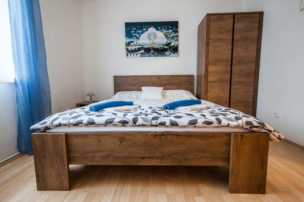Appartement Bílé domky à Lednice Extérieur photo